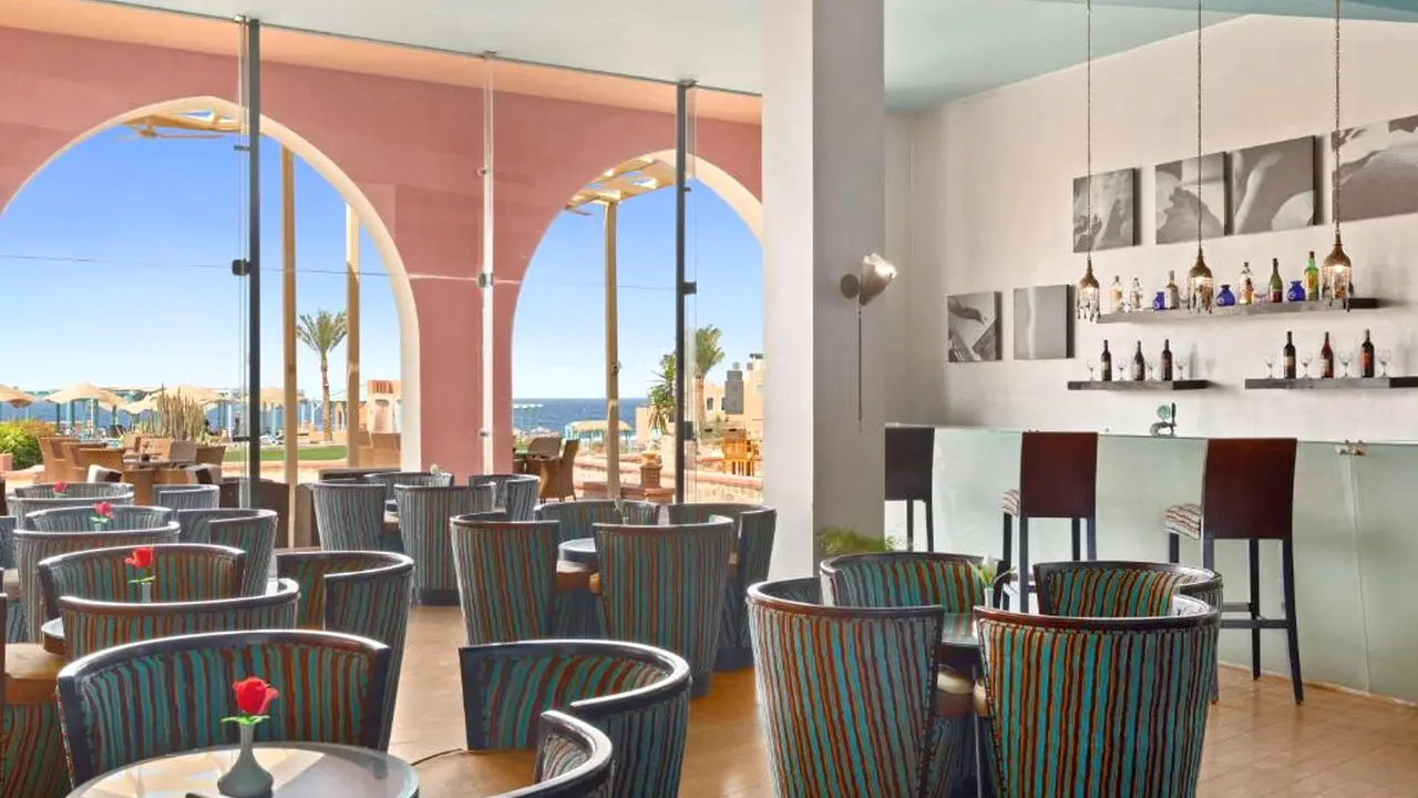 الفندق راديسون بلو - القصير